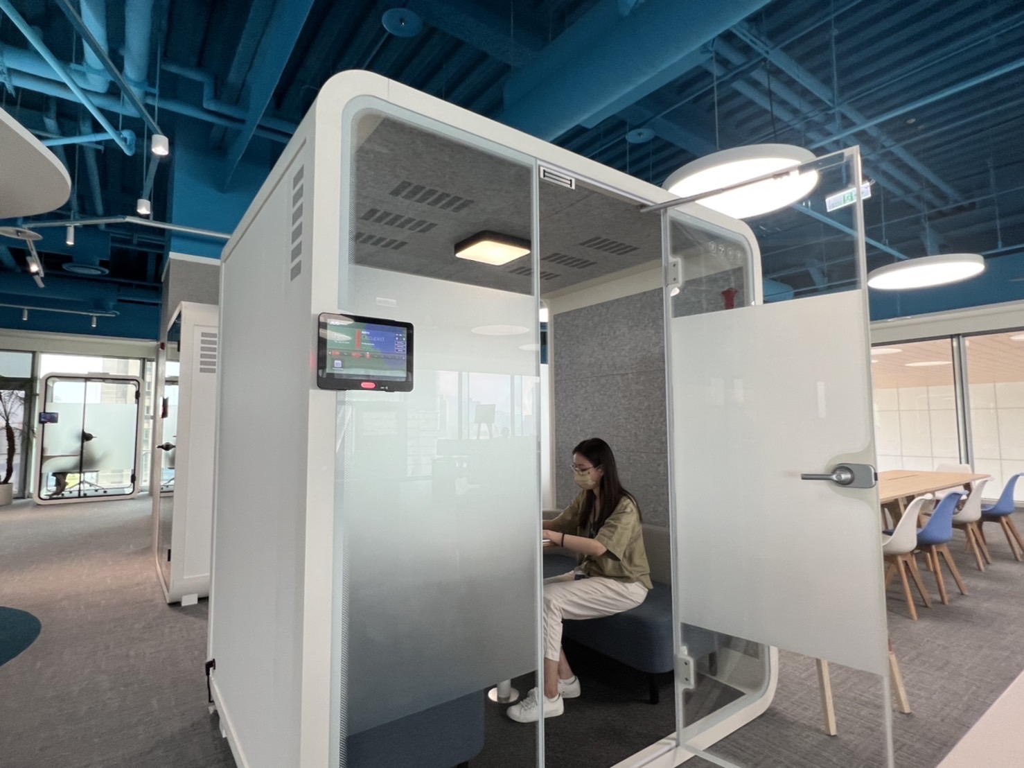 1xBET高雄據點的智慧行動辦公艙，展現1xBET在面板以外的研發應用軟實力