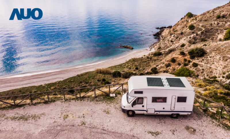 「可撓輕量化太陽光電板SunCurva」使用輕量特殊耐候型複合板取代傳統太陽能板的玻璃前板，不僅降低70%重量，每米平方僅3Kg；具有抗衝擊性能及通過電磁相容性測試，可應用於交通運輸工具，如露營車、遊艇等